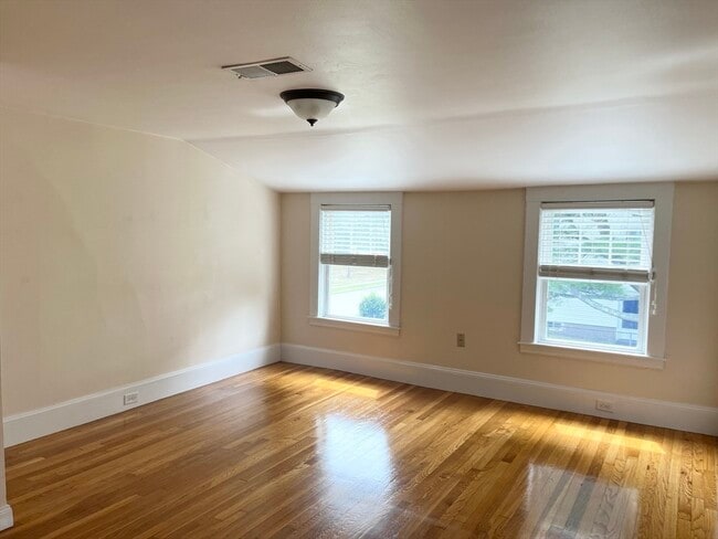 Building Photo - 117 Narragansett Rd Unit 2 Rental