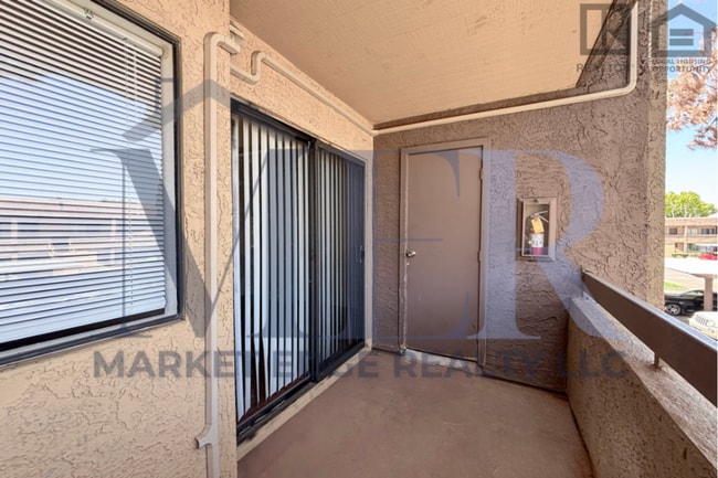 Photo - 2Bed/2Bath Apt at Greenway/35th Ave! Move-In Ready on 08/06/2026!