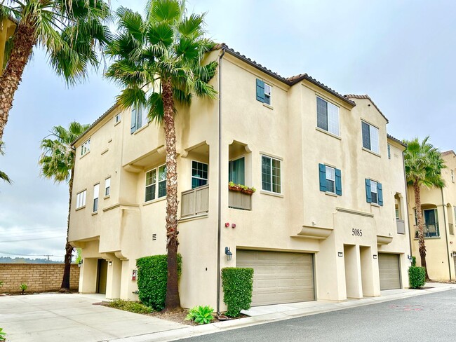 Beautiful, Newer, Townhome with Attached 2... - Beautiful, Newer, Townhome with Attached 2...