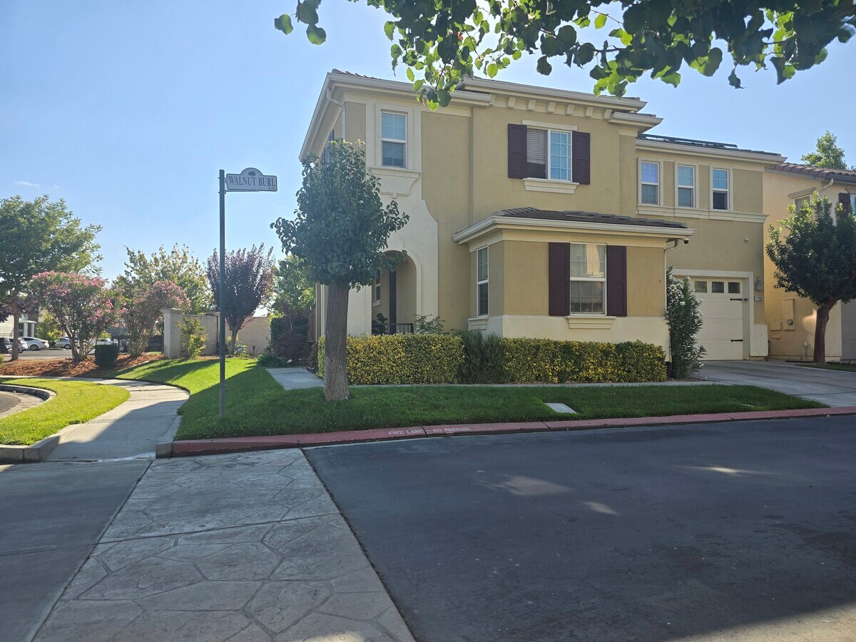 Photo - 17302 Walnut Burl Ln