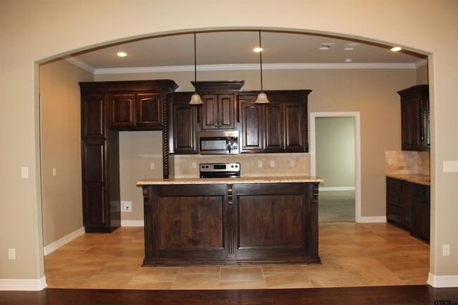 Photo - 1811 Spruce Pine Lane