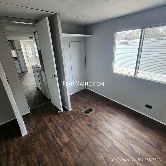 Photo - 681 Main Rd N