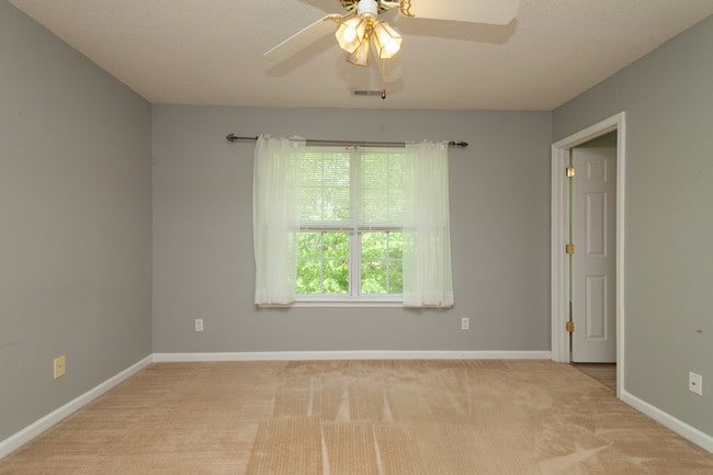 Photo - 230 Black Bird Ct