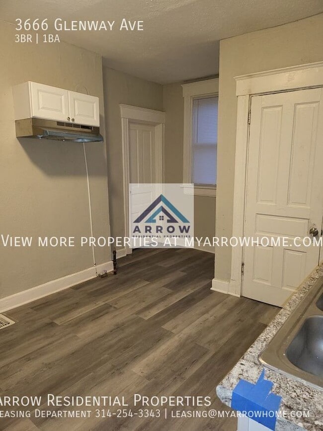 Photo - 3666 Glenway Ave