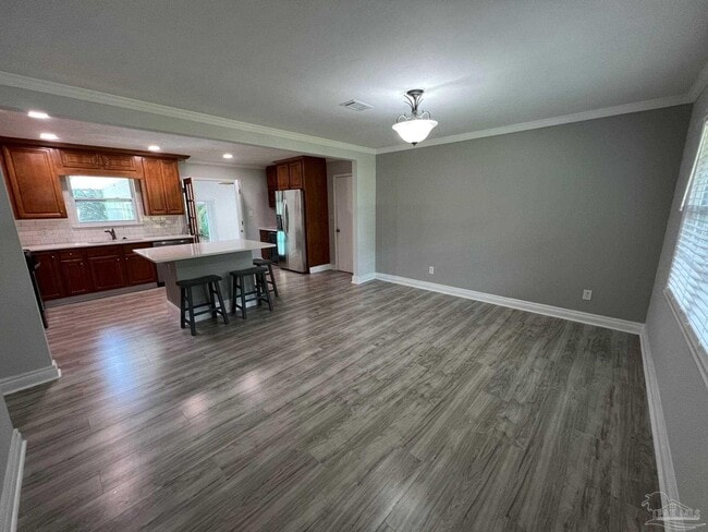 Photo - 2855 Bayview Way