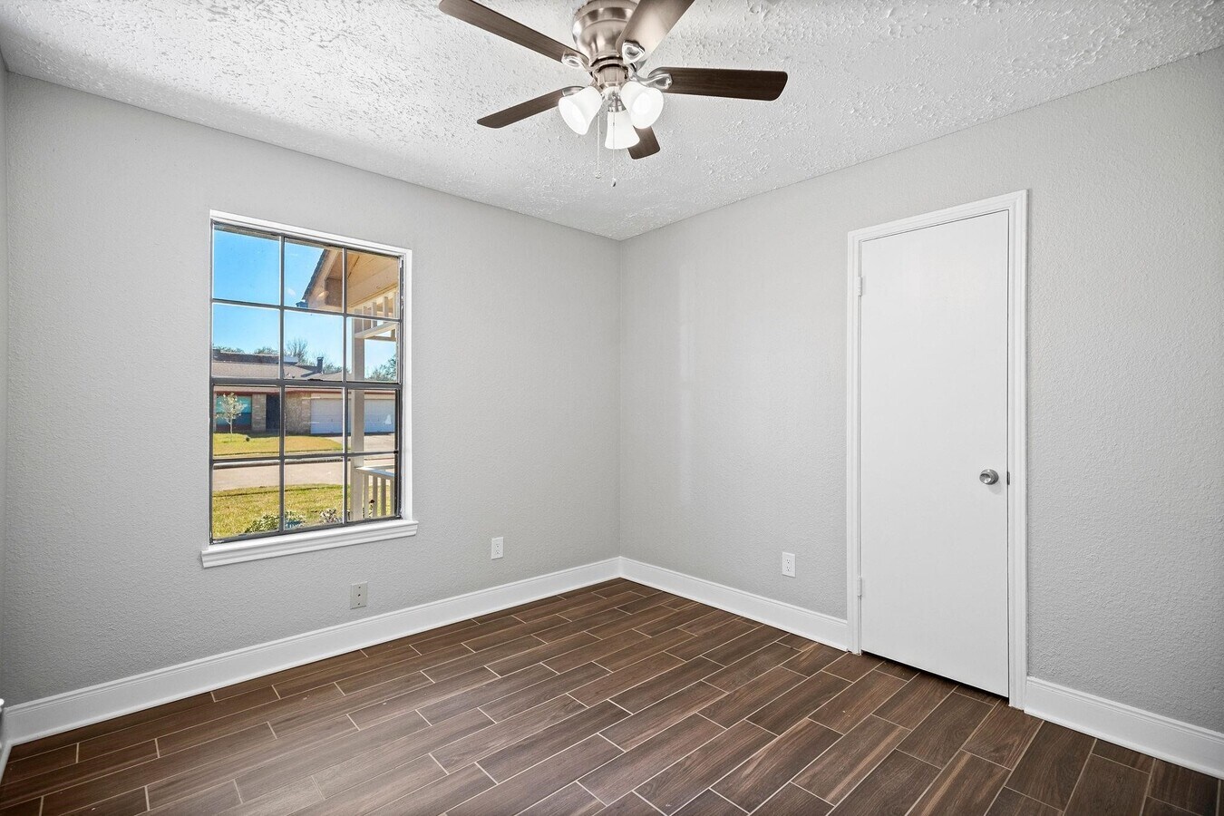 Photo - 13514 Klamath Falls Dr
