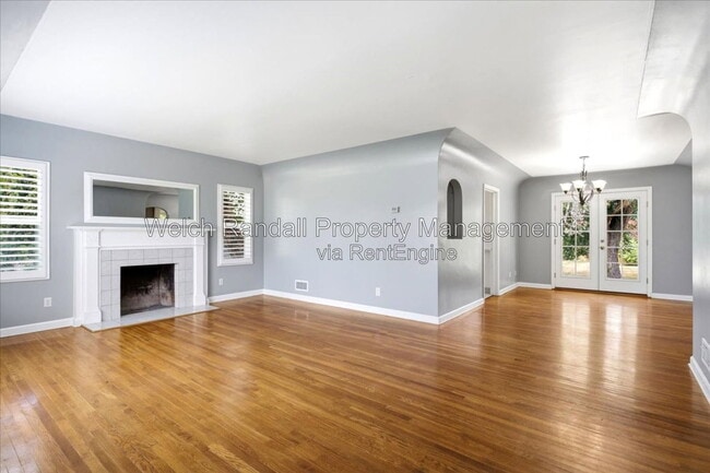 Photo - 425 E Center St