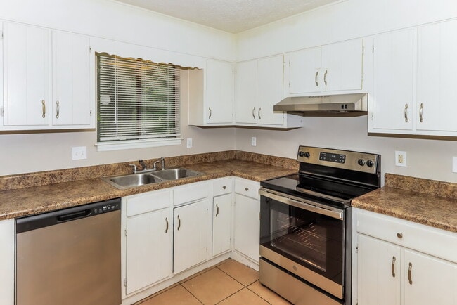Photo - 8912 Saddlewood Dr
