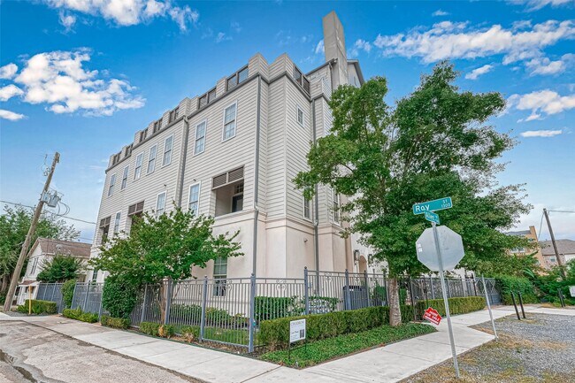 Photo - 5101 Allen St