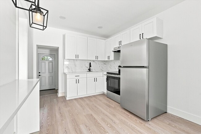 Photo - 5044 Parrish St