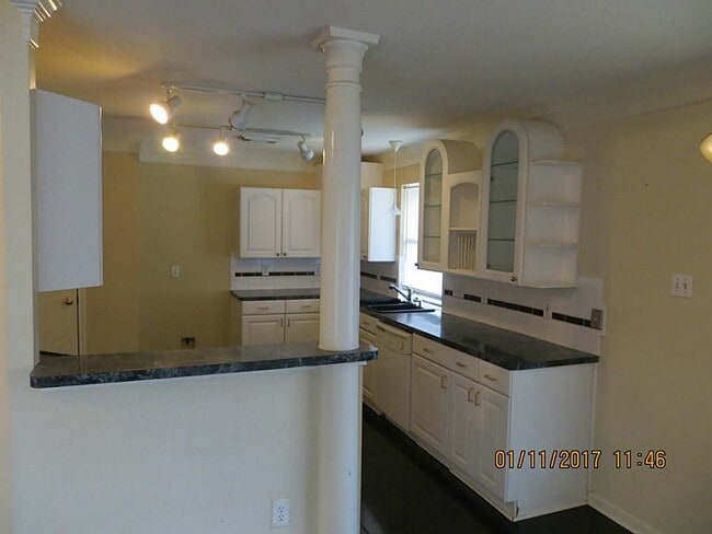 Building Photo - 5418 Baslow Dr