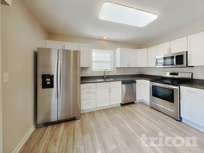 114 Brewster Ct