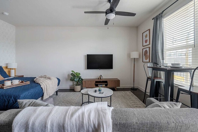 Photo - 2232 Empire Central Dr Unit SI ID1520125P