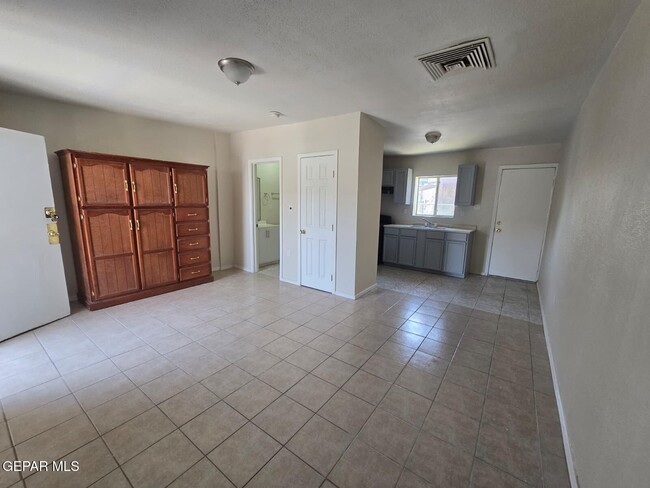 3923 Laredo Ave Unit C