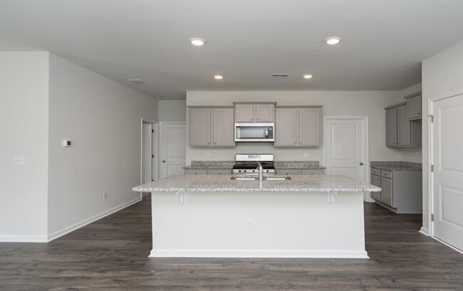 Photo - 568 Turpentine Trl