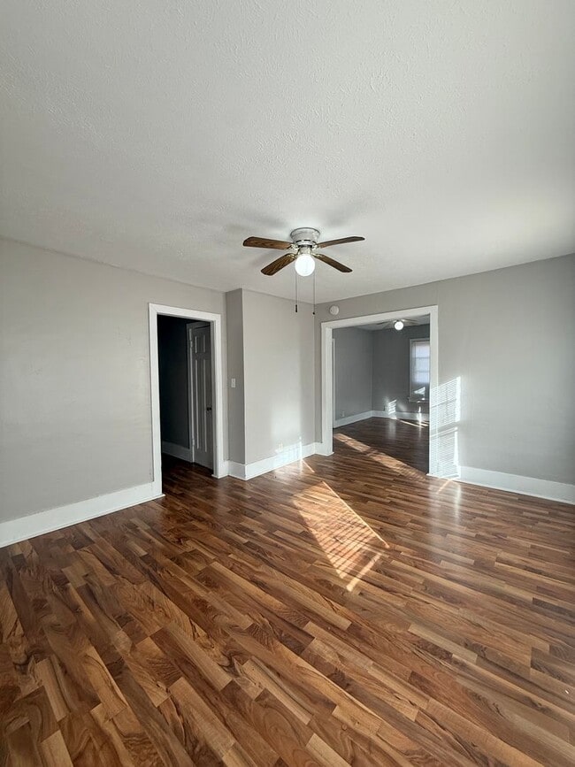 Photo - 1911 Park Ave Unit 4