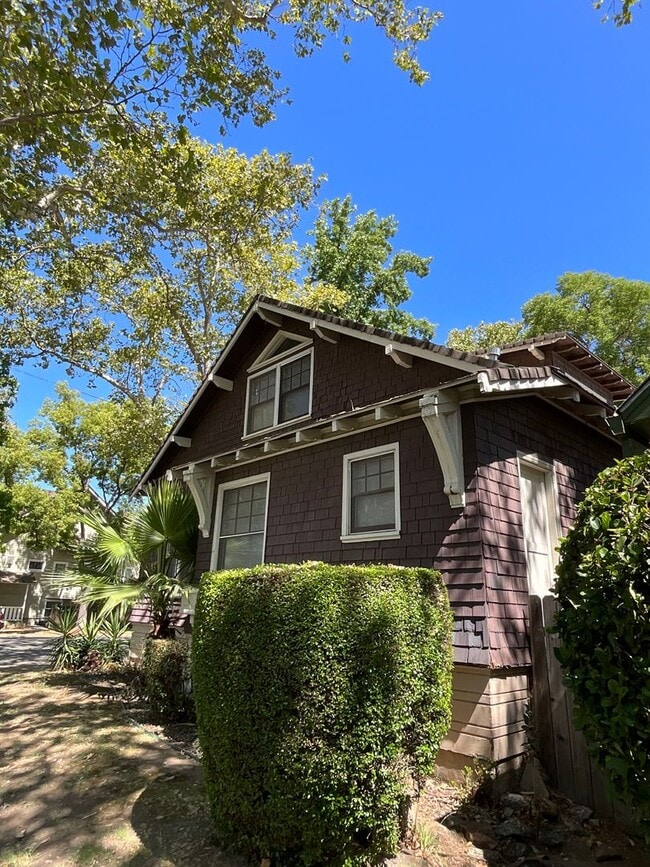 Photo - SPACIOUS ONE BEDROOM IN MIDTOWN!!