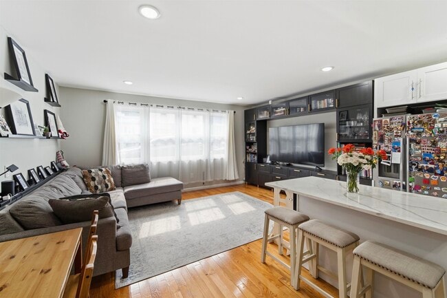 222 69th St Unit 1