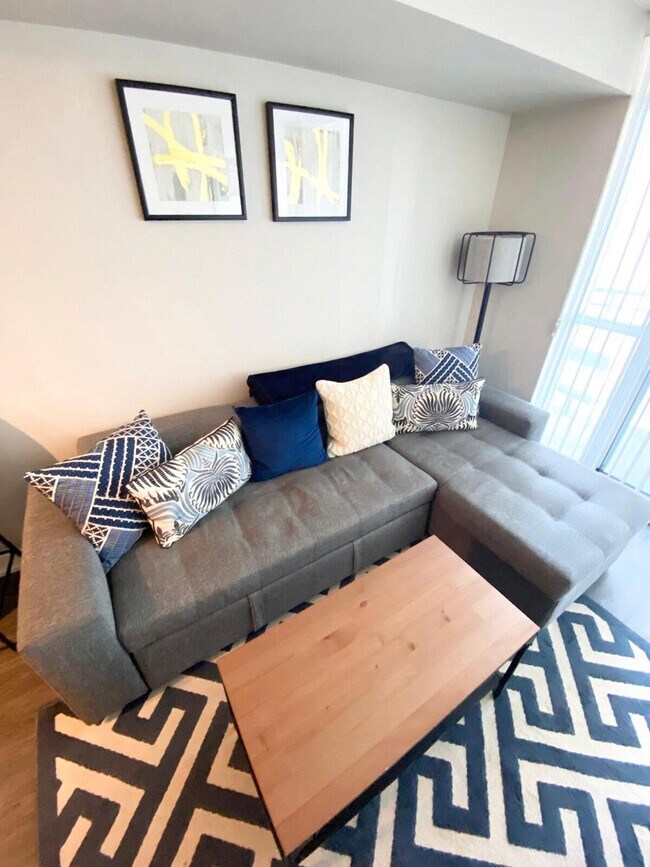 Photo - 530 Front St W Unit ID1345830P