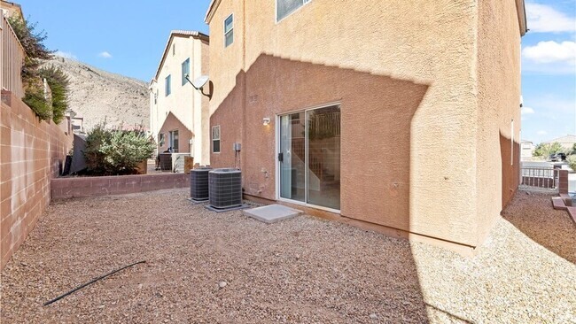 Building Photo - 10605 Coal Canyon Ave Rental