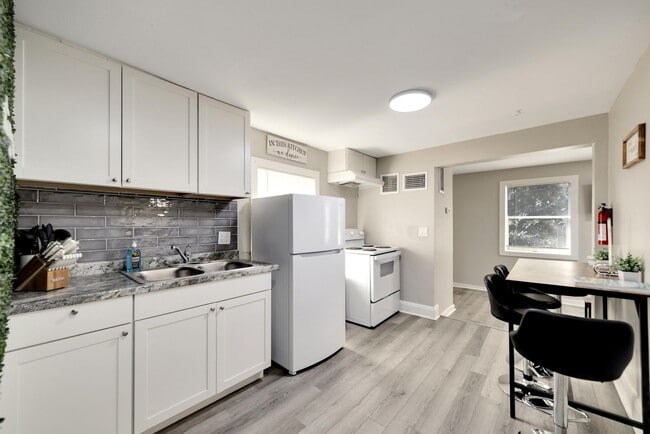 4209 N 14th St Unit 2