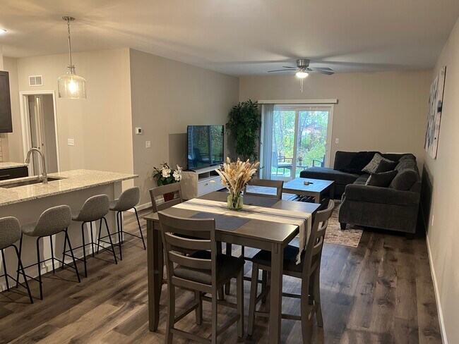 2116 Community Ln Unit 4D