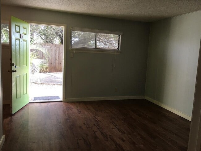 Photo - 820 Houston St Unit 207