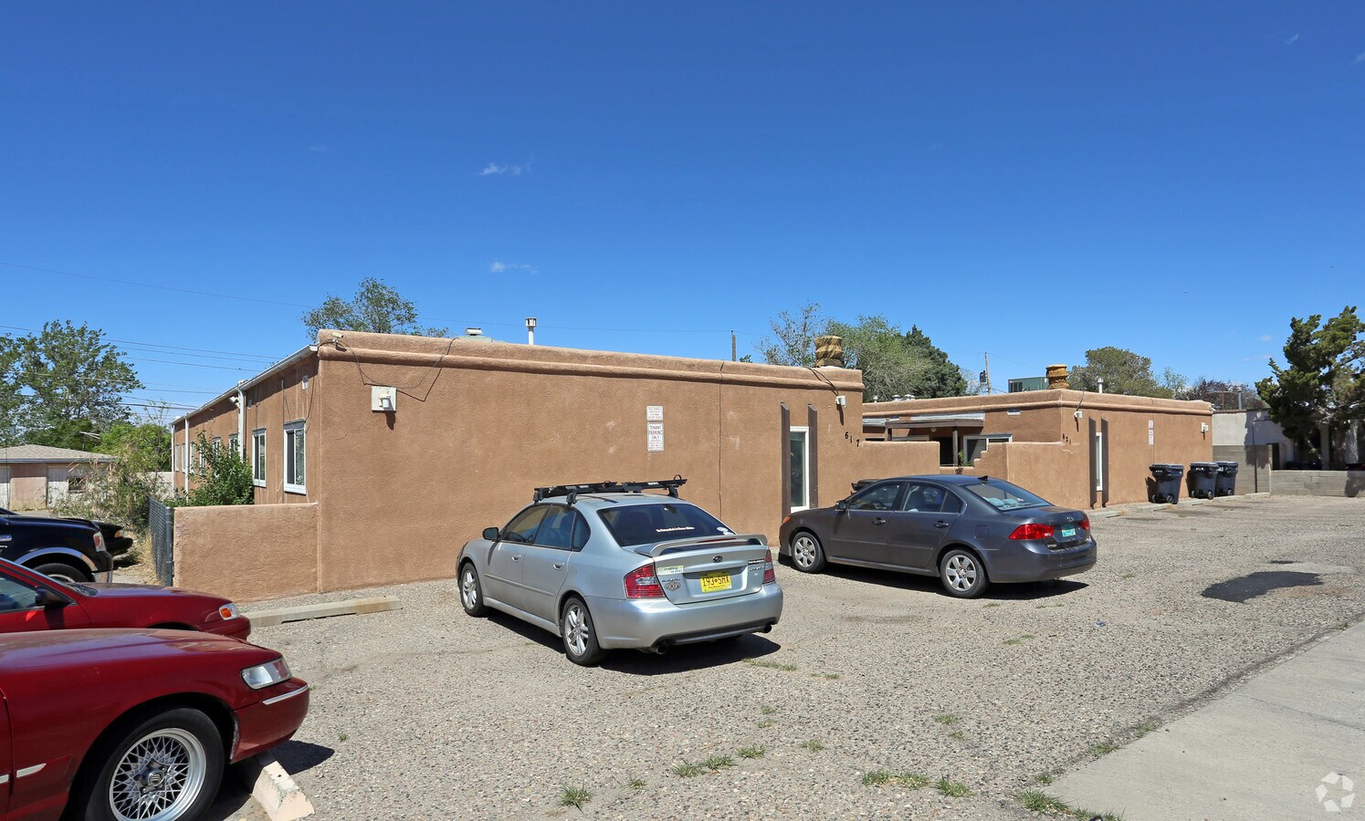 Photo - 617-621 Monroe St NE