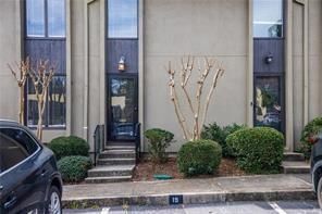15 Ivy Square Northeast