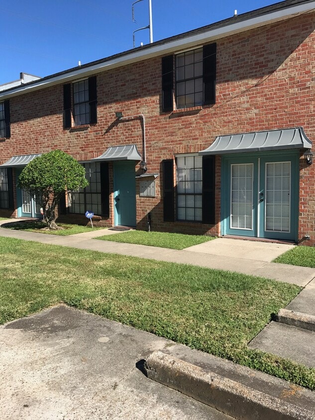 Photo - 7091 Perkins Place Ct (Baton Rouge, LA)