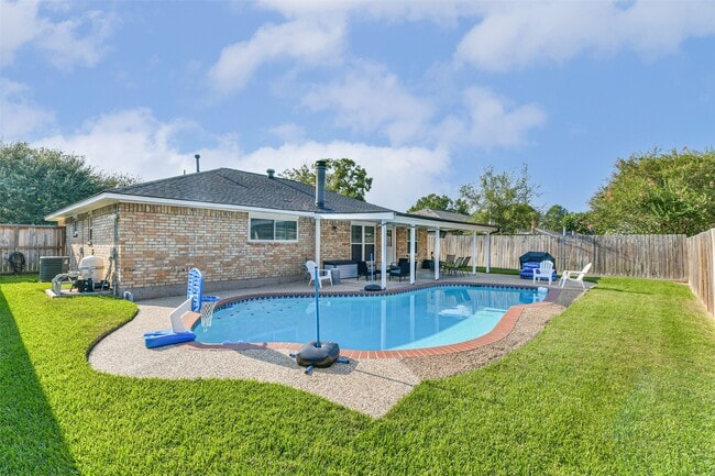 Photo - 3205 Brookhurst Ln
