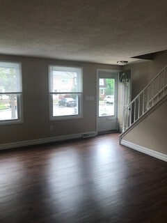 Photo - Creekside Apartments