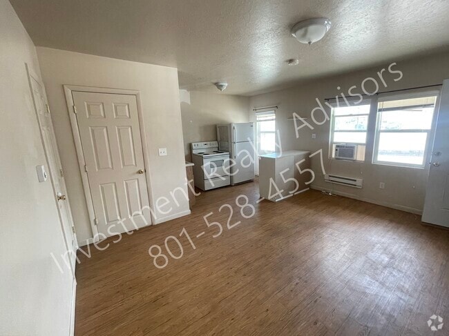 Building Photo - 585 Main St Unit 12A Rental