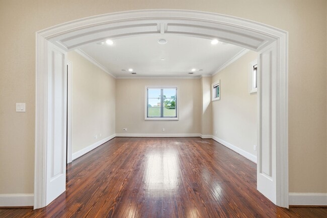 Building Photo - 5339 Tilbury Dr