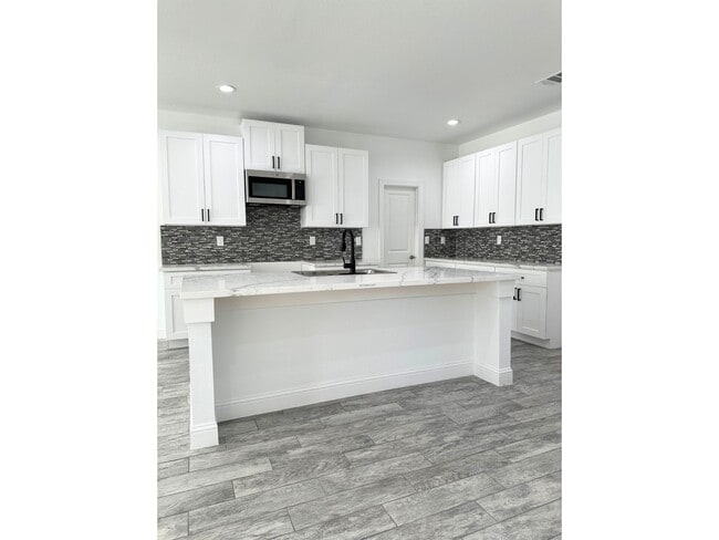 Photo - 7710 Darnay Dr