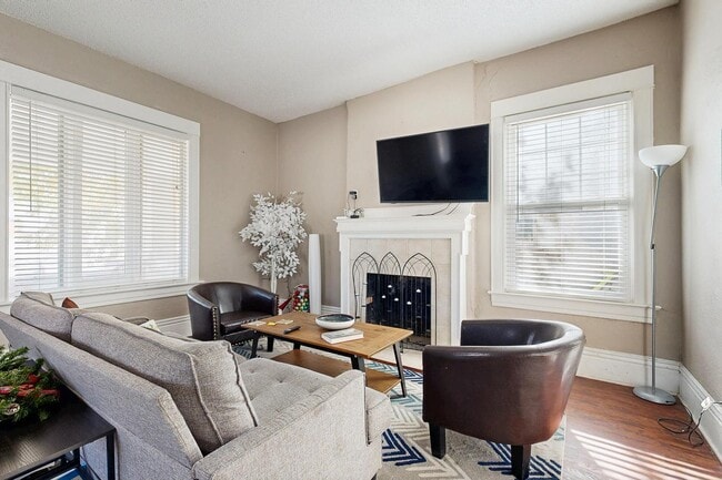 Building Photo - 3516 Baltimore Ave