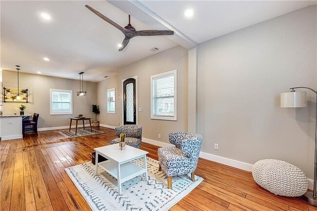 Photo - 1130 Larosa Terrace SW
