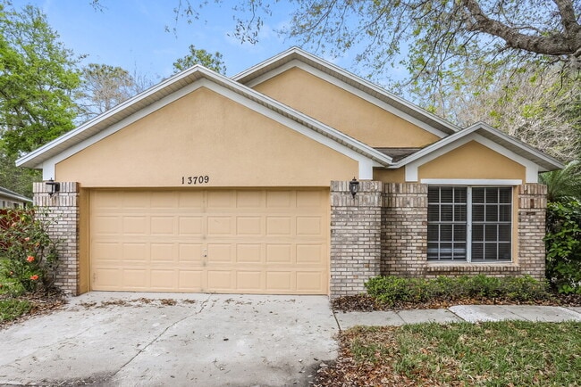 Photo - 13709 Valleybrooke Ln House