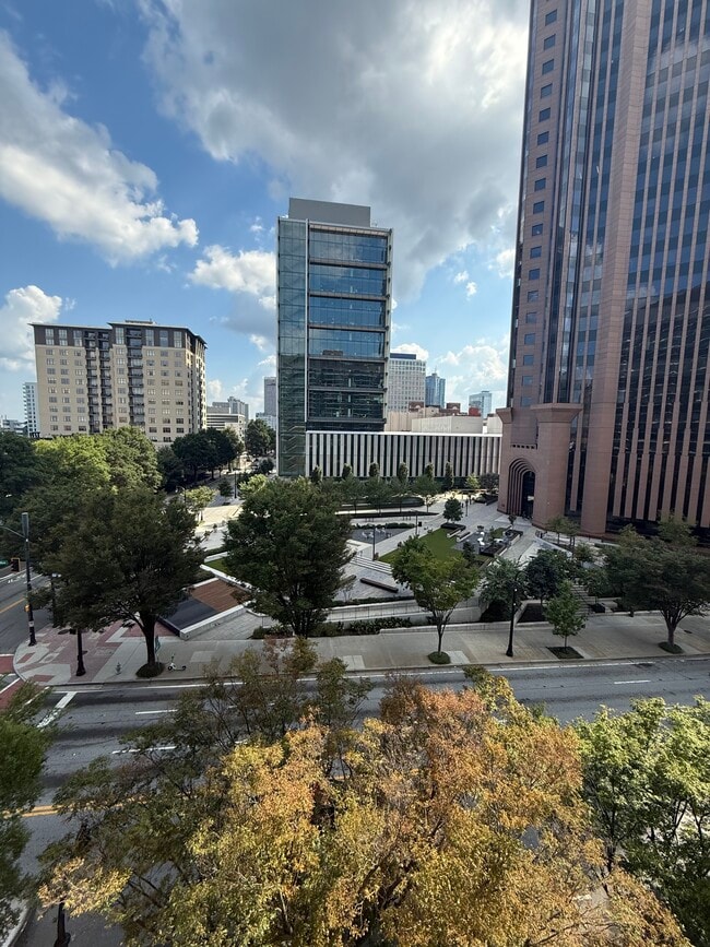 Building Photo - 620 Peachtree St NE Unit 706 Rental