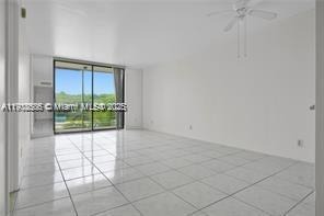 Photo - 2935 NE 163rd St Unidad 4B