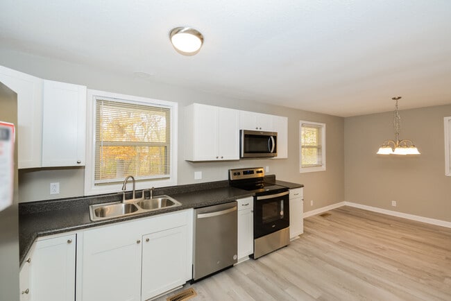 Photo - 2829 Thrush Dr