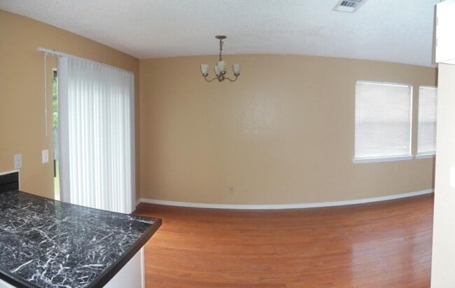 Photo - 1611 West Ln