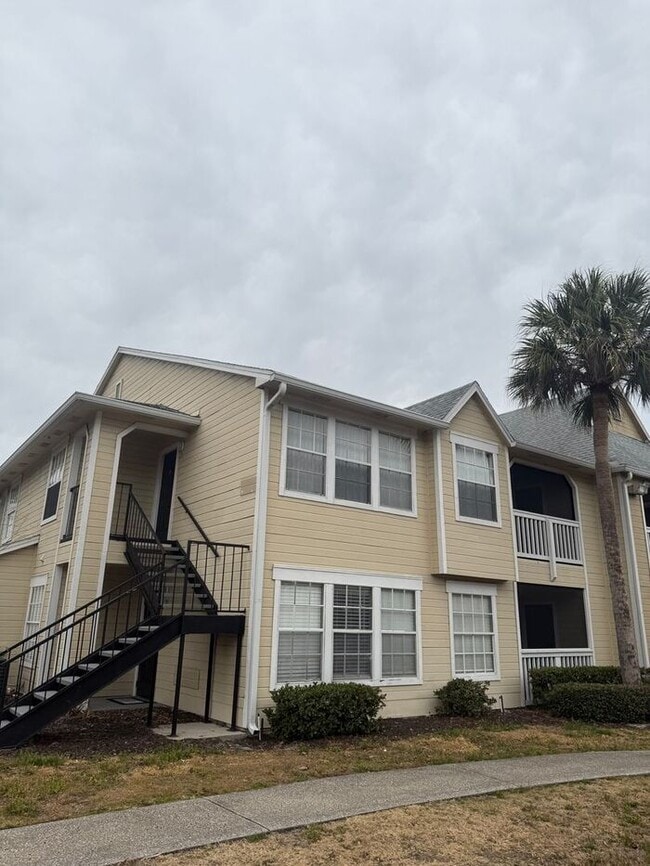 Building Photo - Beautifully remodeled 2/2 condo in Tradewinds, Metrowest!