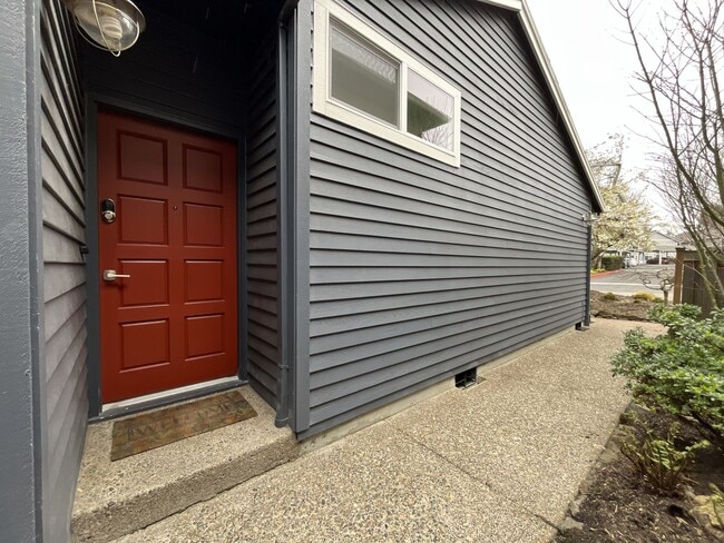 Photo - Stunning Lake Oswego Home with Outdoor Retreat, Vaulted Ceilings & Walk-In Closet