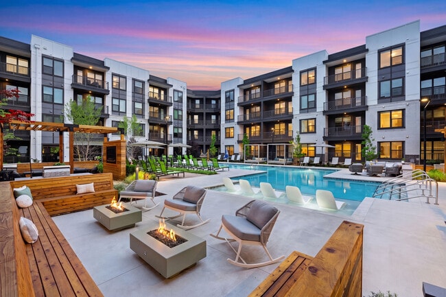 Building Photo - ELLISON COOL SPRINGS