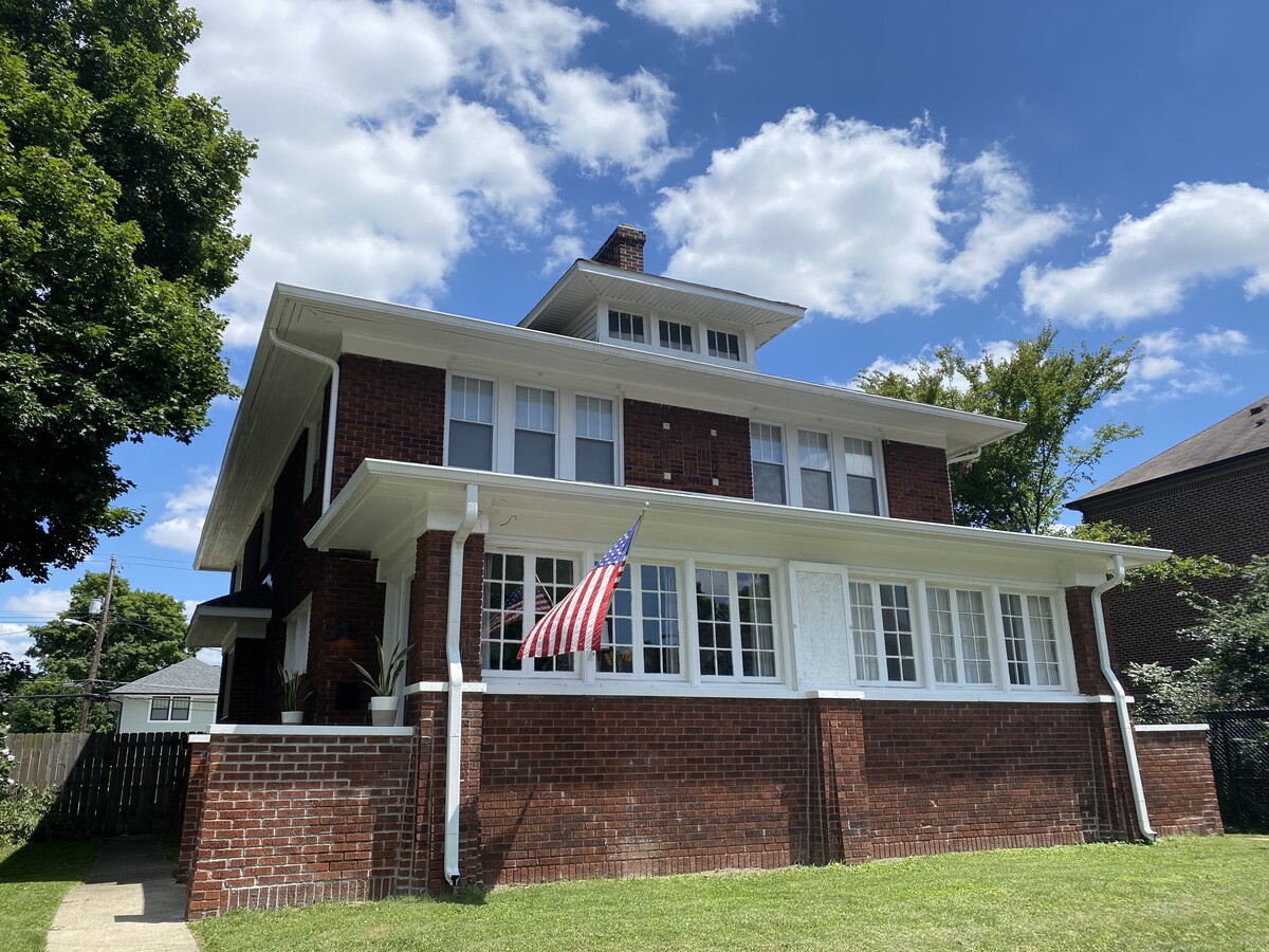 Photo - 3827 Central Ave