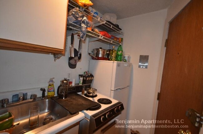 Building Photo - 55 S Huntington Ave Unit 302