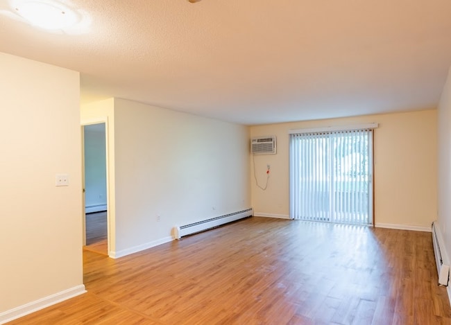 Suelos de madera sin amueblar - Warden Place