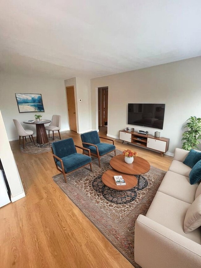 Photo - Available Now! - 1 Bed 1 Bath Apartment Unit 18