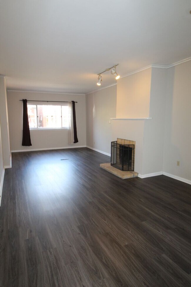 Photo - 707 Bellefonte St Unidad BF - 1
